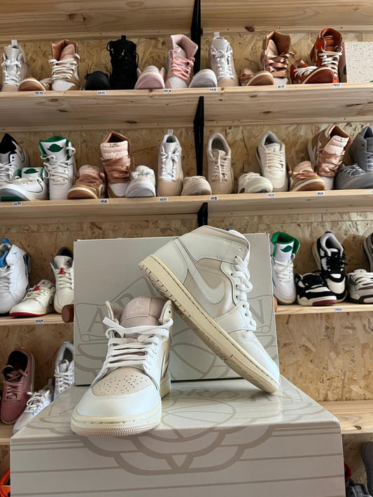AIR JORDAN MID 1 #40