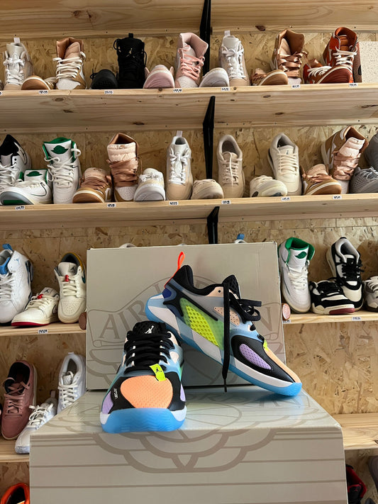 AIR JORDAN HEIR ( FEMENINO ) #38