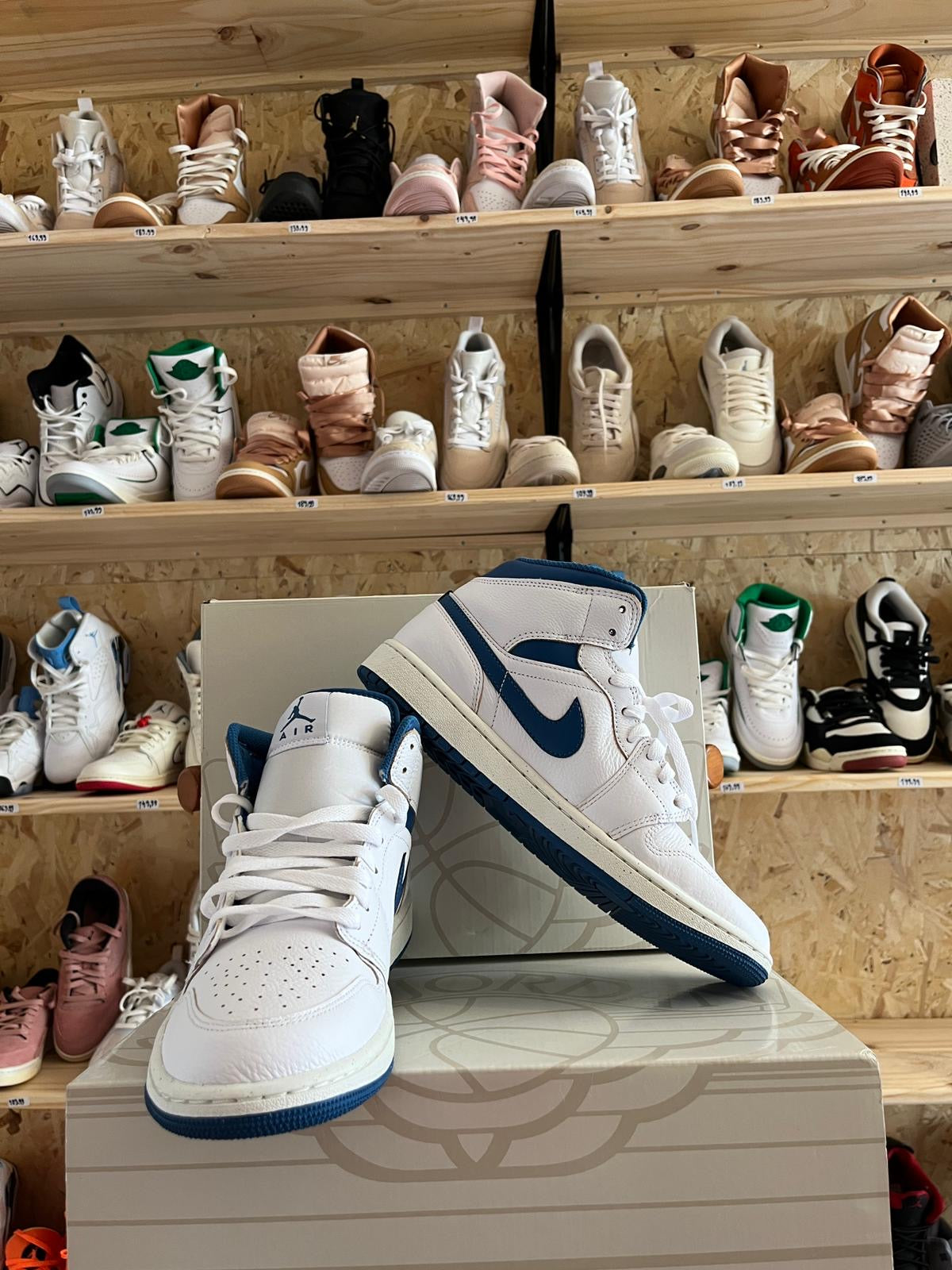 AIR JORDAN mid blue