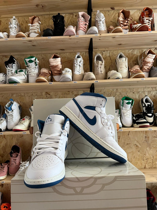 AIR JORDAN mid blue