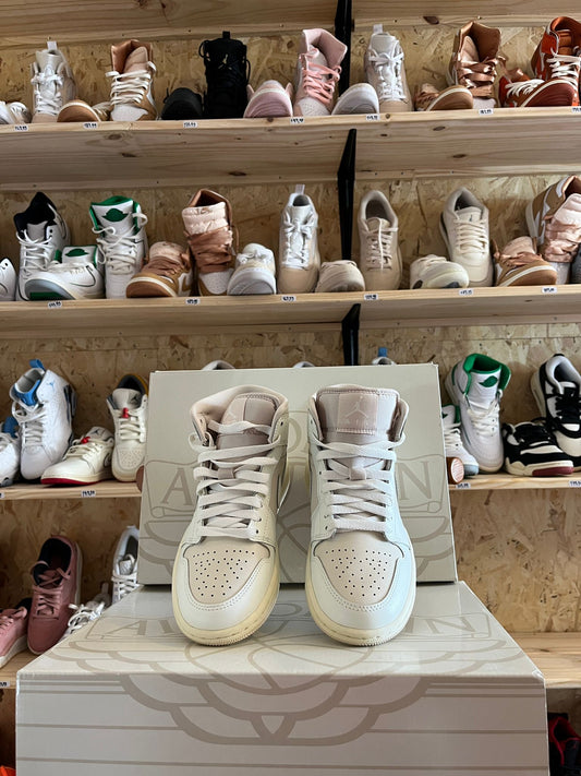 AIR JORDAN 1 MID  CLARO #36